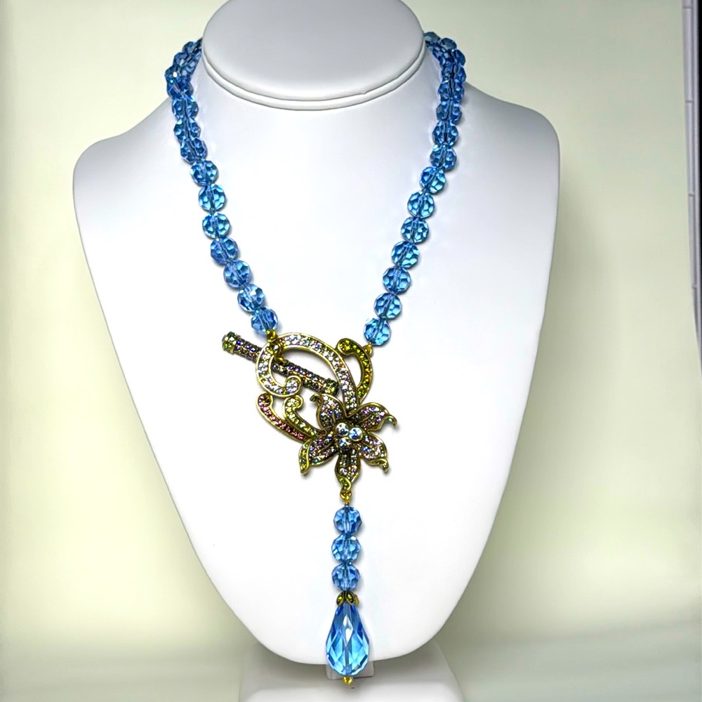 Heidi Daus "Favorite Perennial" Blue beads toggle necklace NWOT